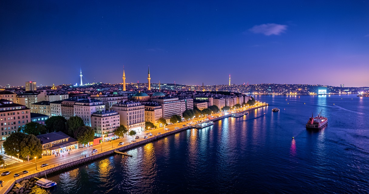Nachtleven in Istanbul — Praktische tips: vervoer, veiligheid en kosten
