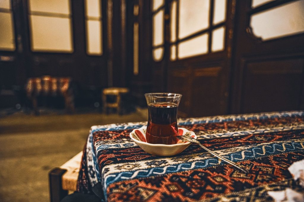 Hoe je lokale gastgezinnen vindt voor een echte Turkse gastvrijheid